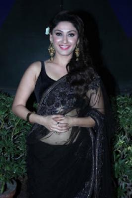Manjari Hot In Black Saree,Actress Manjari,Actress Manjari new Photos